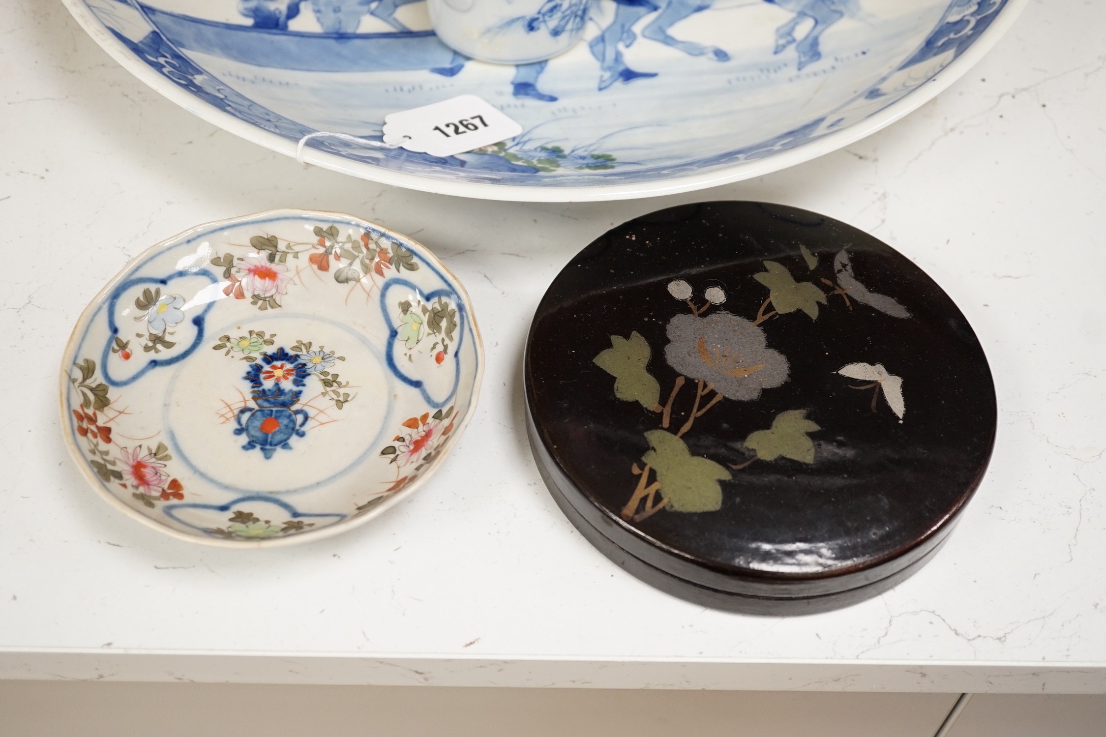 Japanese export wares, including a charger and a lacquer cased hors d’oeuvres set (5), charger 45cms diameter